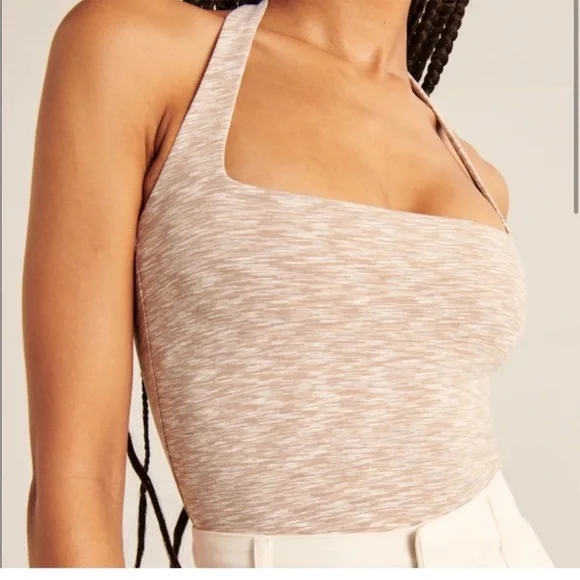 Abercrombie Crop Halter - Picture 2 of 7